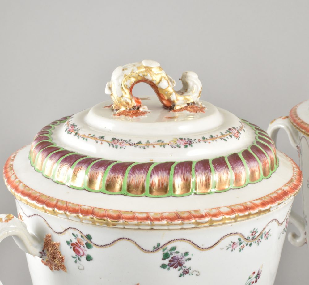 Porcelain Qianlong (1735-1795), circa 1780/90, China Porcelain Qianlong (1735-1795), circa 1780/90, China