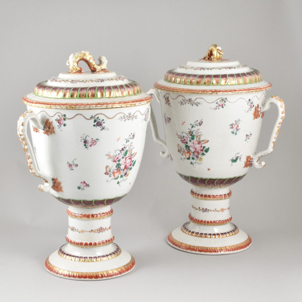 Porcelain Qianlong (1735-1795), circa 1780/90, China Porcelain Qianlong (1735-1795), circa 1780/90, China