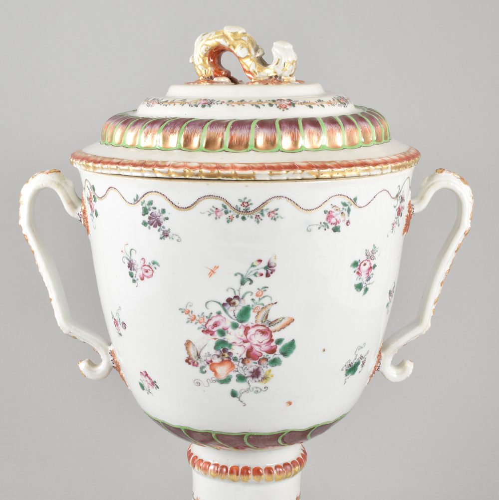Porcelain Qianlong (1735-1795), circa 1780/90, China Porcelain Qianlong (1735-1795), circa 1780/90, China