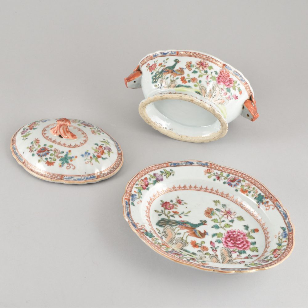 Famille rose Porcelain Qianlong (1735-1795), China Famille rose Porcelain Qianlong (1735-1795), China