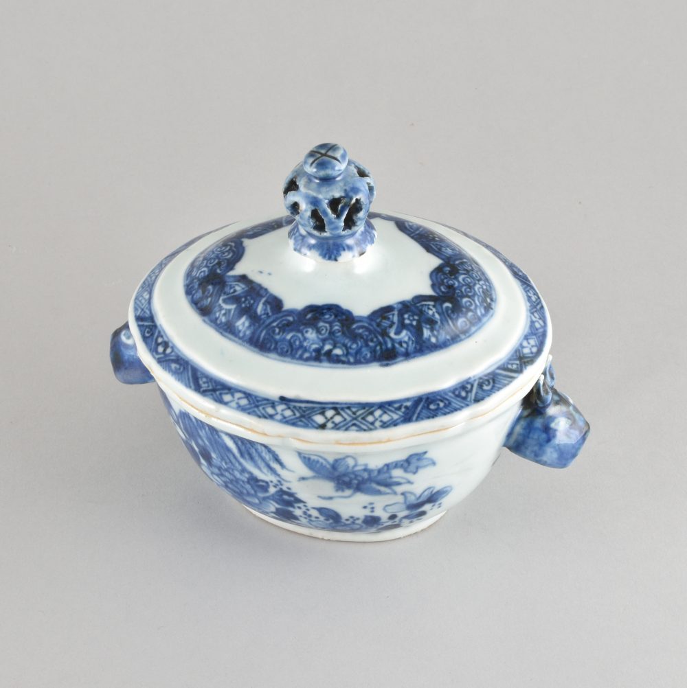 Porcelain Qianlong (1736-1795), ca. 1760, China Porcelain Qianlong (1736-1795), ca. 1760, China