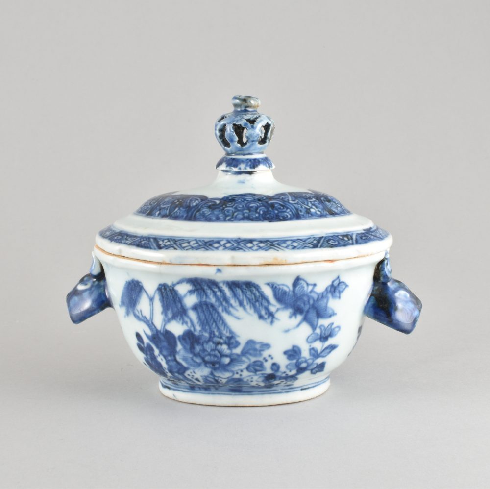 Porcelain Qianlong (1736-1795), ca. 1760, China Porcelain Qianlong (1736-1795), ca. 1760, China