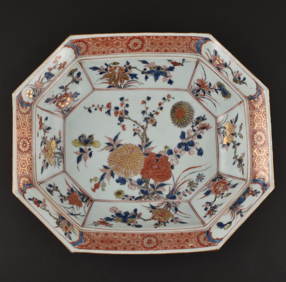 Porcelain Kangxi / Yongzheng period, ca. 1720/1725, China Porcelain Kangxi / Yongzheng period, ca. 1720/1725, China