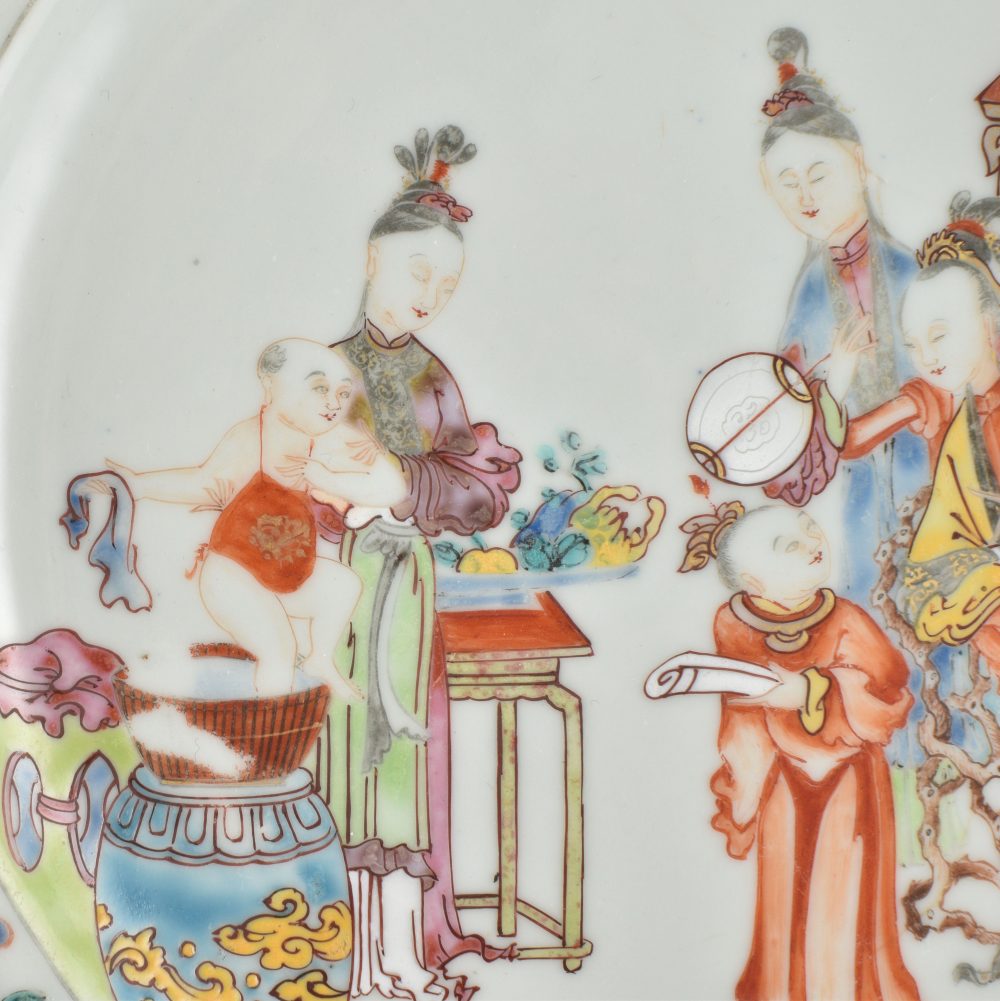 Famille rose Porcelain Qianlong period (1736-1795), circa 1750/1760, China Famille rose Porcelain Qianlong period (1736-1795), circa 1750/1760, China