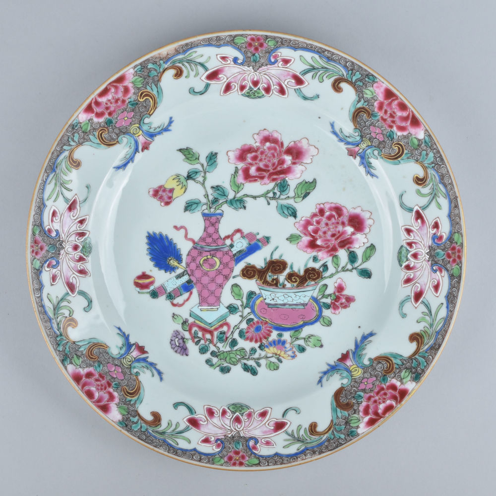 Famille rose Porcelain Yongzheng (1723-1735), China Famille rose Porcelain Yongzheng (1723-1735), China