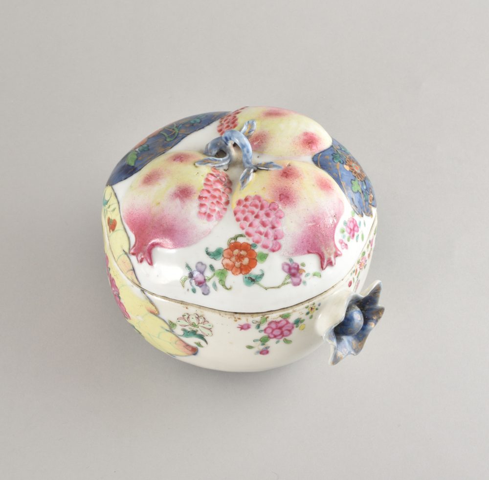 Porcelain Qianlong period (1736-1795), circa 1785, Chine Porcelain Qianlong period (1736-1795), circa 1785, Chine