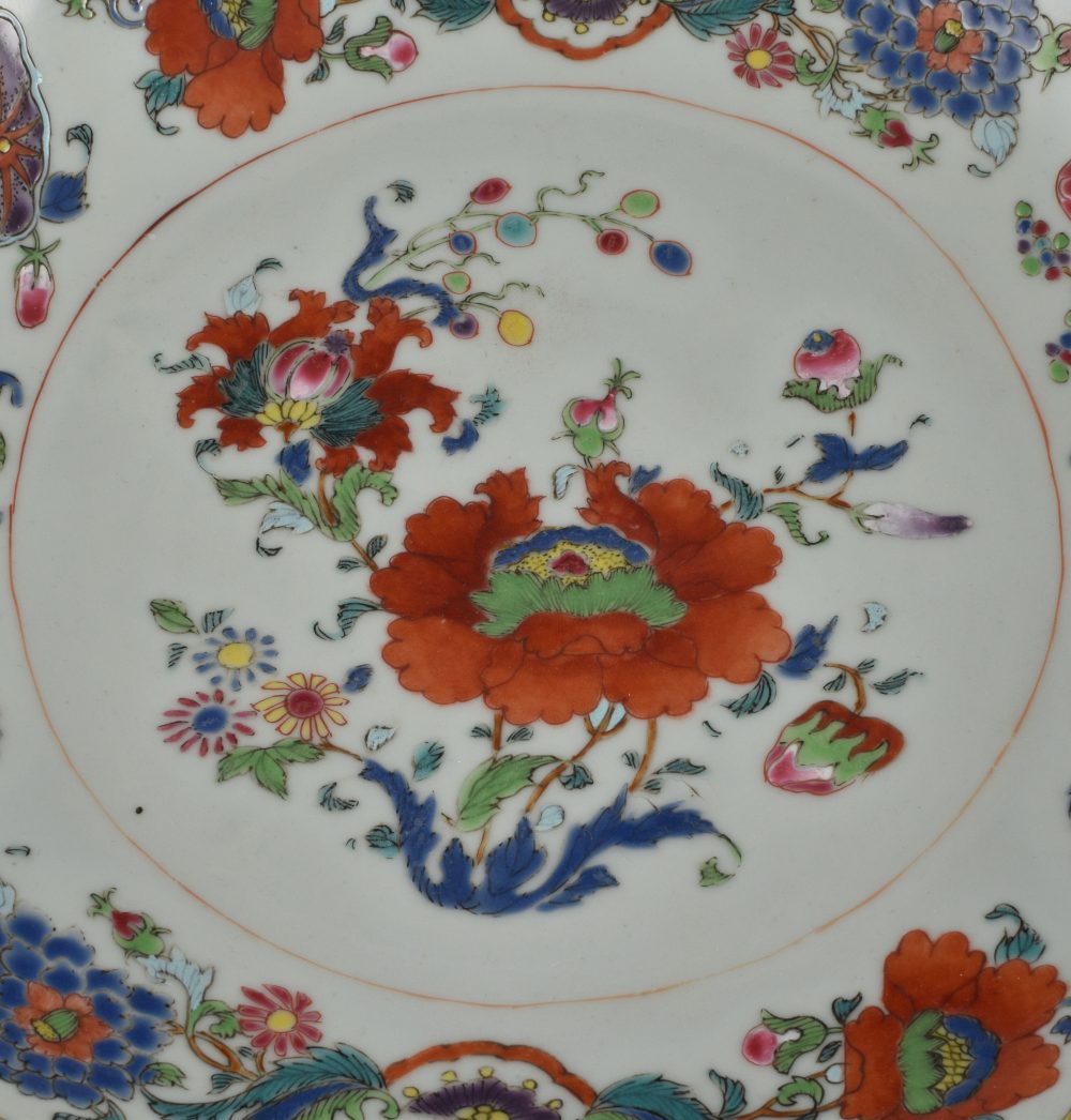 Famille rose Porcelain Yongzheng period (1723-1735) or Qianlong period (1735-1795), China Famille rose Porcelain Yongzheng period (1723-1735) or Qianlong period (1735-1795), China