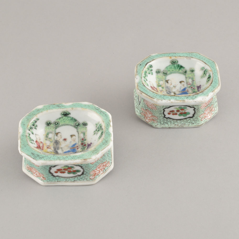 Famille rose Porcelain Qianlong period (1736-1795), circa 1738/1740, China Famille rose Porcelain Qianlong period (1736-1795), circa 1738/1740, China
