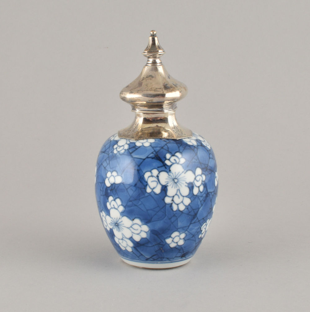 Porcelain Kangxi (1662-1722), China