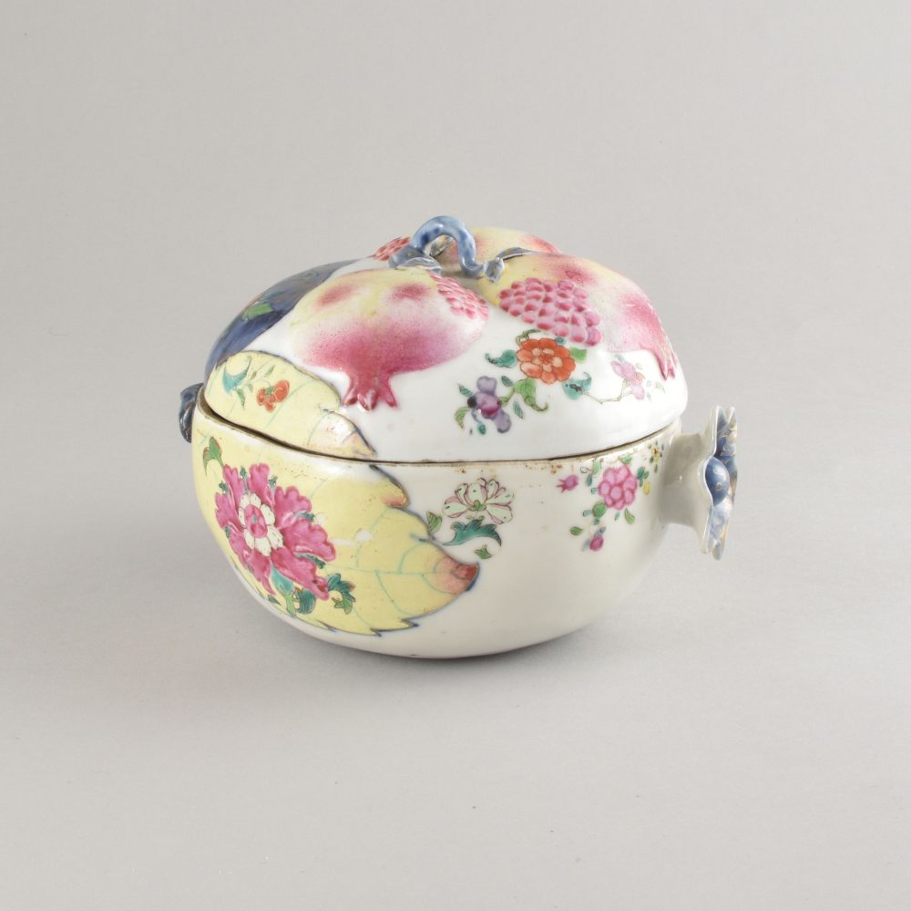 Porcelain Qianlong period (1736-1795), circa 1785, Chine Porcelain Qianlong period (1736-1795), circa 1785, Chine