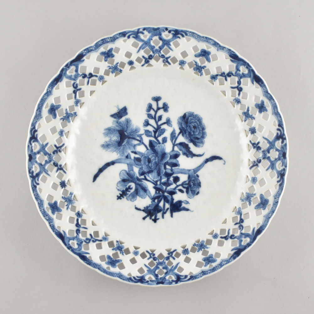 Porcelain Qianlong (1735-1795), circa 1765/1770, China Porcelain Qianlong (1735-1795), circa 1765/1770, China