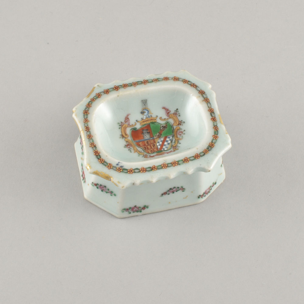 Porcelain Qianlong (1736-1795), ca. 1775, China (for the Portuguese market) Porcelain Qianlong (1736-1795), ca. 1775, China (for the Portuguese market)