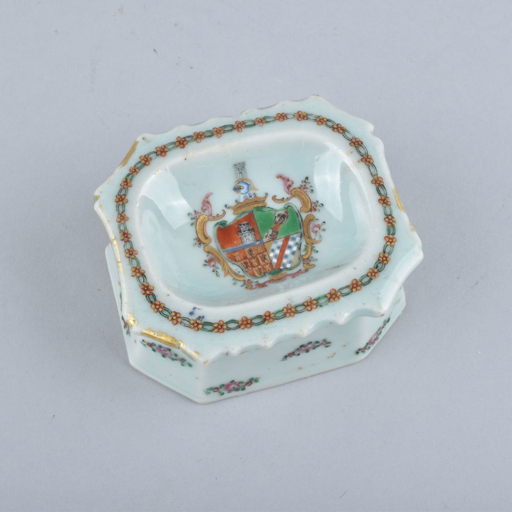Porcelain Qianlong (1736-1795), ca. 1775, China (for the Portuguese market) Porcelain Qianlong (1736-1795), ca. 1775, China (for the Portuguese market)