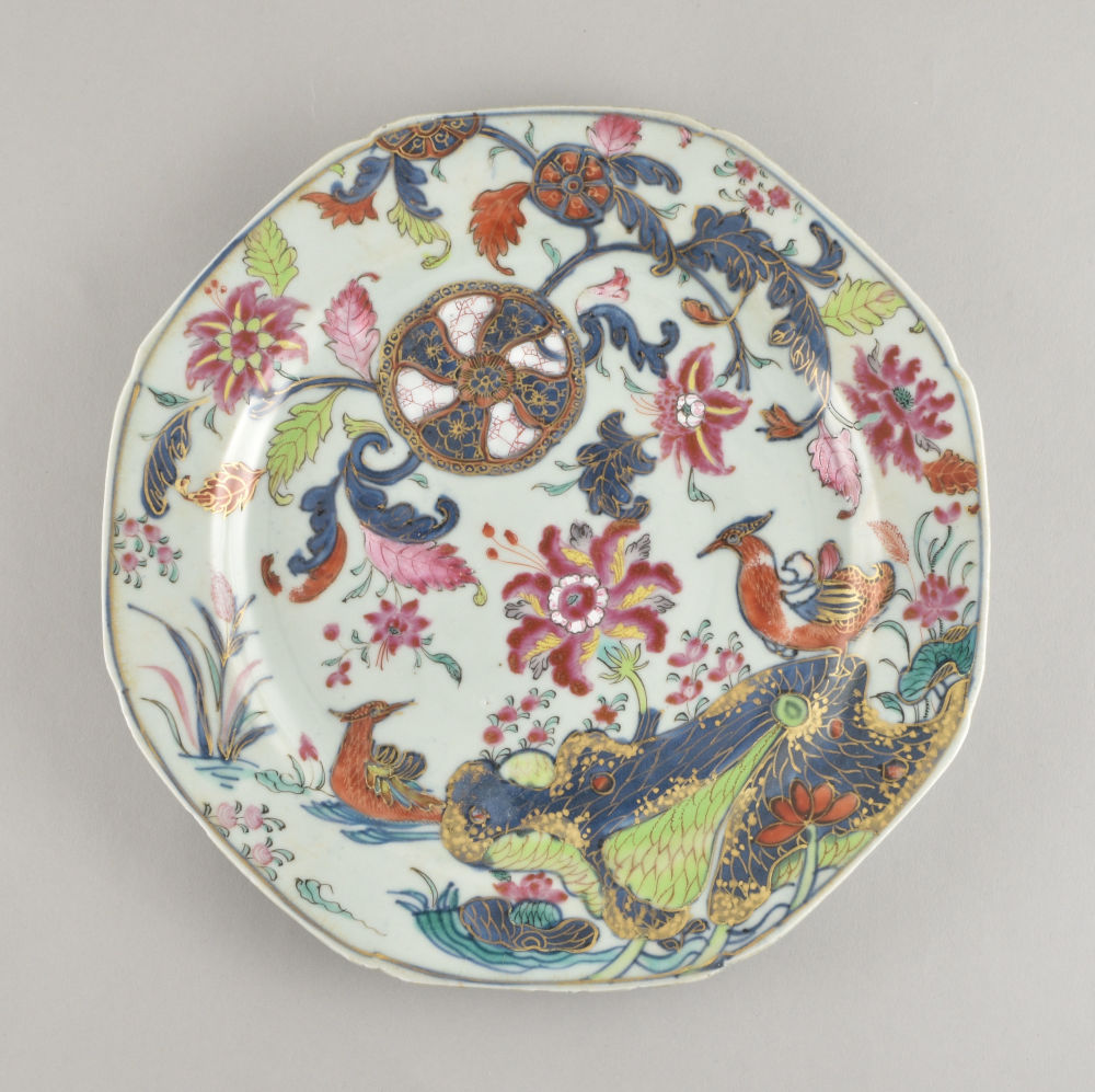 Famille rose Porcelain Qianlong (1735-1795), China Famille rose Porcelain Qianlong (1735-1795), China