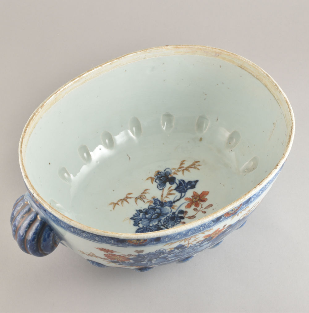 Porcelain First half of the XVIIIe century , China