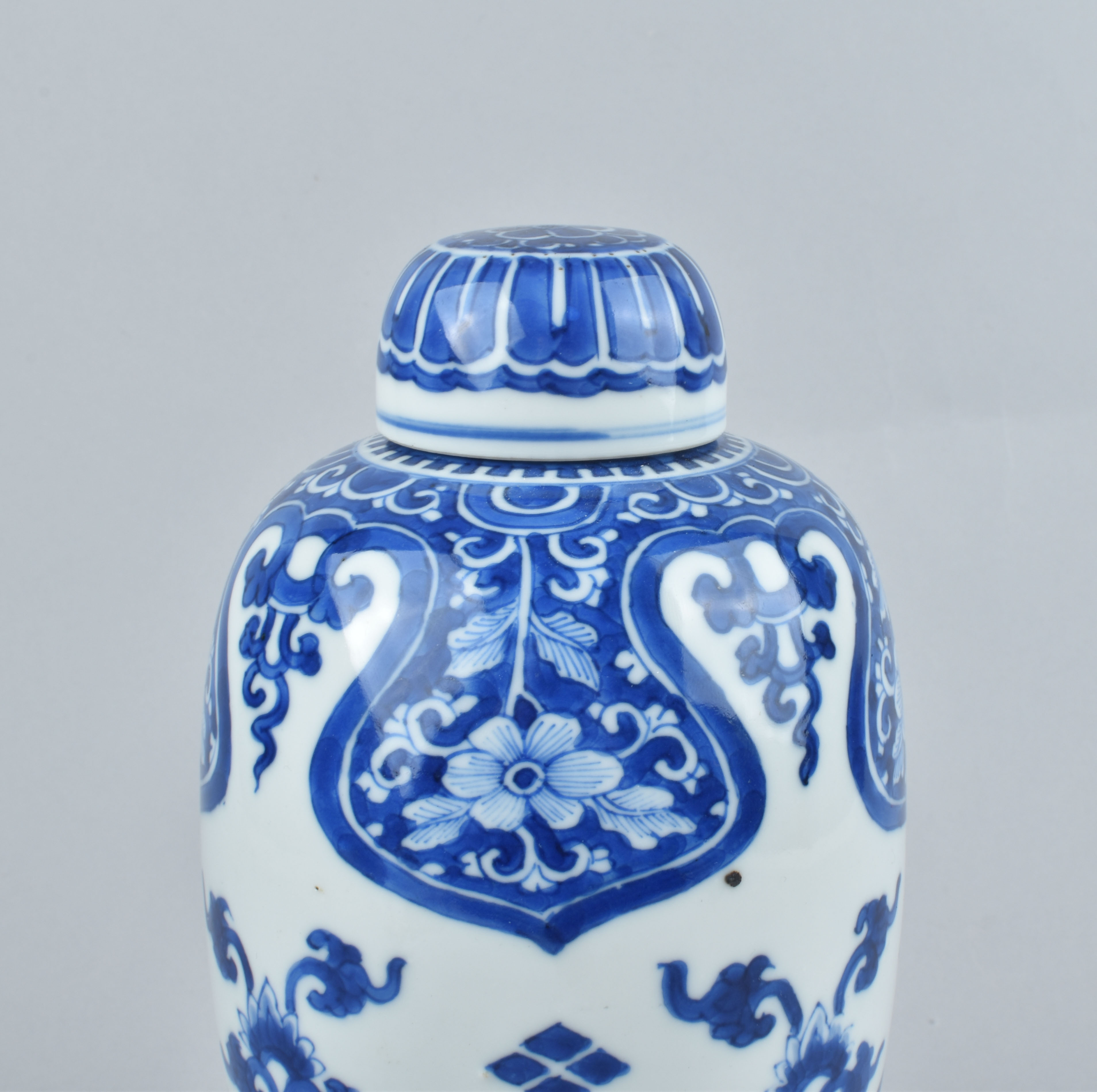 Porcelain Kangxi (1662-1722), China Porcelain Kangxi (1662-1722), China