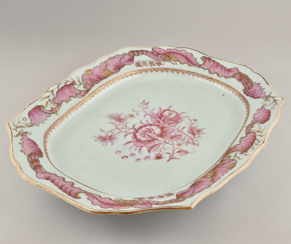 Famille rose Porcelain Qianlong (1735-1795), China Famille rose Porcelain Qianlong (1735-1795), China