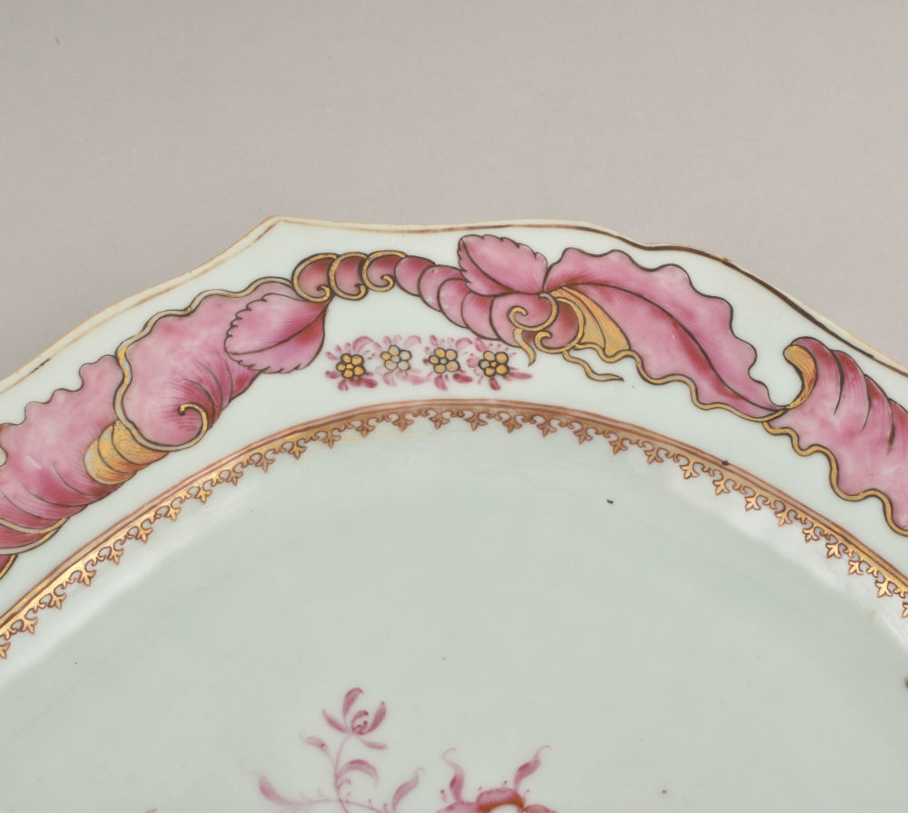Famille rose Porcelain Qianlong (1735-1795), China Famille rose Porcelain Qianlong (1735-1795), China