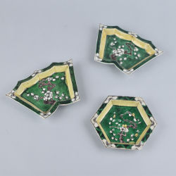 Famille verte Porcelaine (biscuit) Kangxi (1662-1722), China Famille verte Porcelaine (biscuit) Kangxi (1662-1722), China