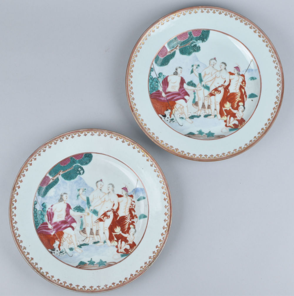 Porcelain Qianlong (1735-1795), circa 1750/1760, China Porcelain Qianlong (1735-1795), circa 1750/1760, China