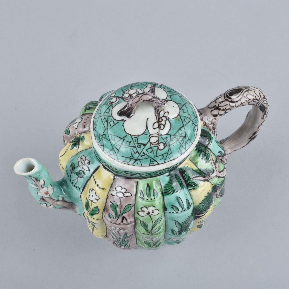 Famille verte Porcelain (biscuit) Kangxi (1662-1722), China Famille verte Porcelain (biscuit) Kangxi (1662-1722), China