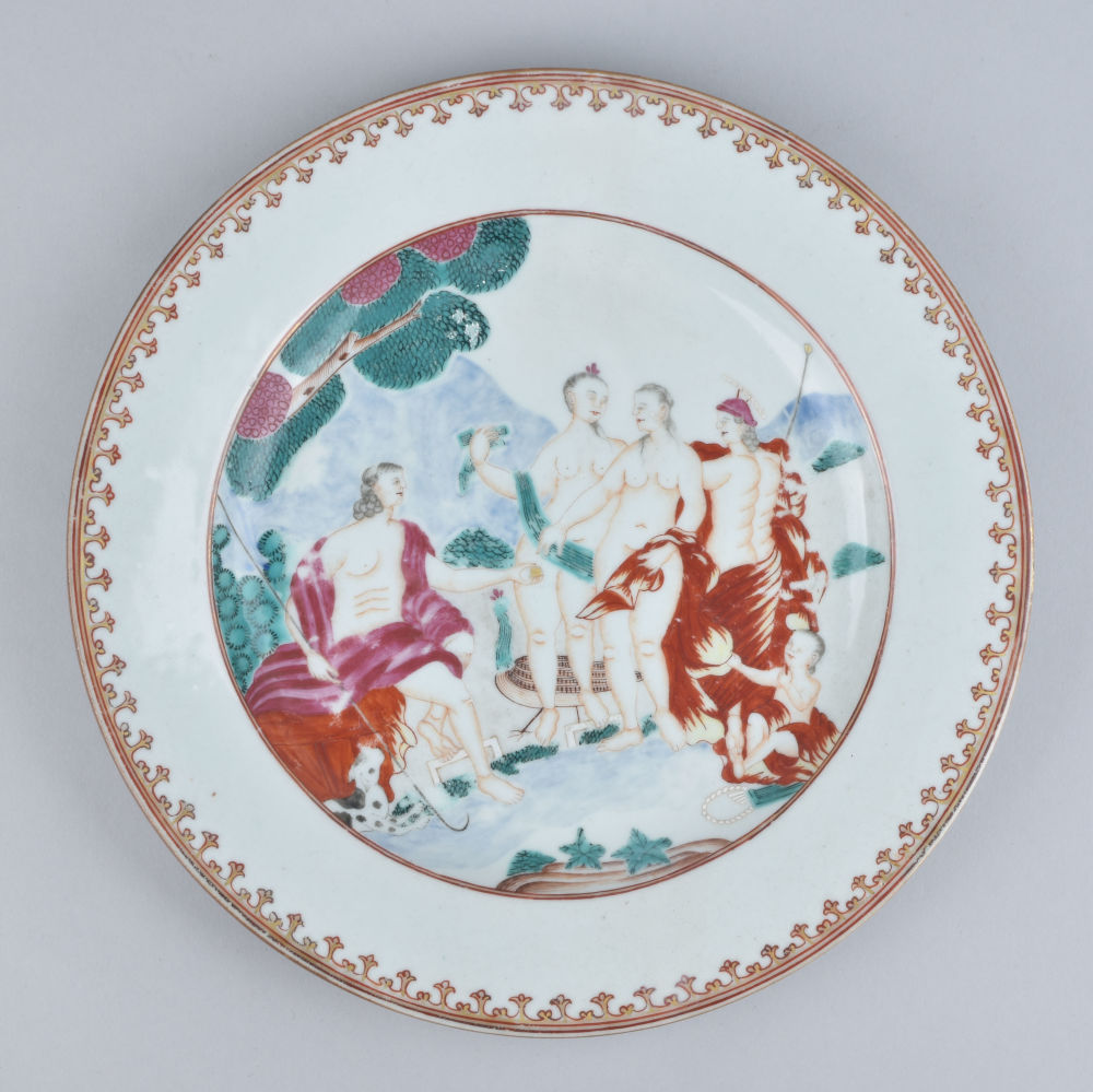 Porcelain Qianlong (1735-1795), circa 1750/1760, China Porcelain Qianlong (1735-1795), circa 1750/1760, China