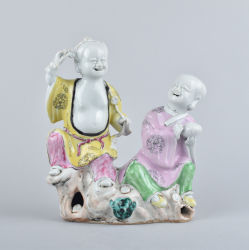 Famille rose Porcelain Qianlong (1735-1795), circa 1795, China Famille rose Porcelain Qianlong (1735-1795), circa 1795, China