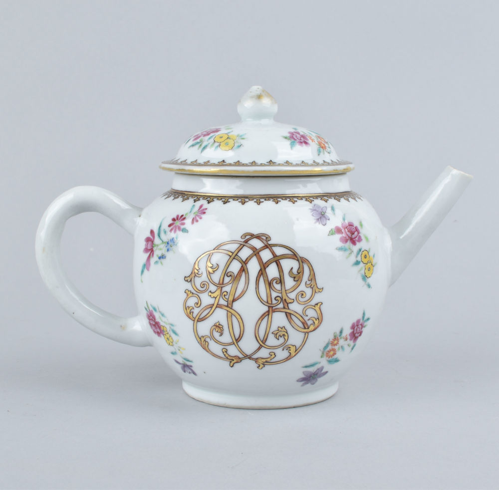 Famille rose Porcelain Qianlong (1736-1795), China Famille rose Porcelain Qianlong (1736-1795), China