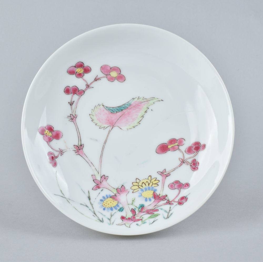 Famille rose Porcelain Yongzheng (1723-1735), ca. 1735/1740, China Famille rose Porcelain Yongzheng (1723-1735), ca. 1735/1740, China