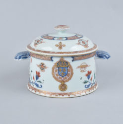 Porcelain Qianlong (1736-1795), ca. 1738-1740, China Porcelain Qianlong (1736-1795), ca. 1738-1740, China