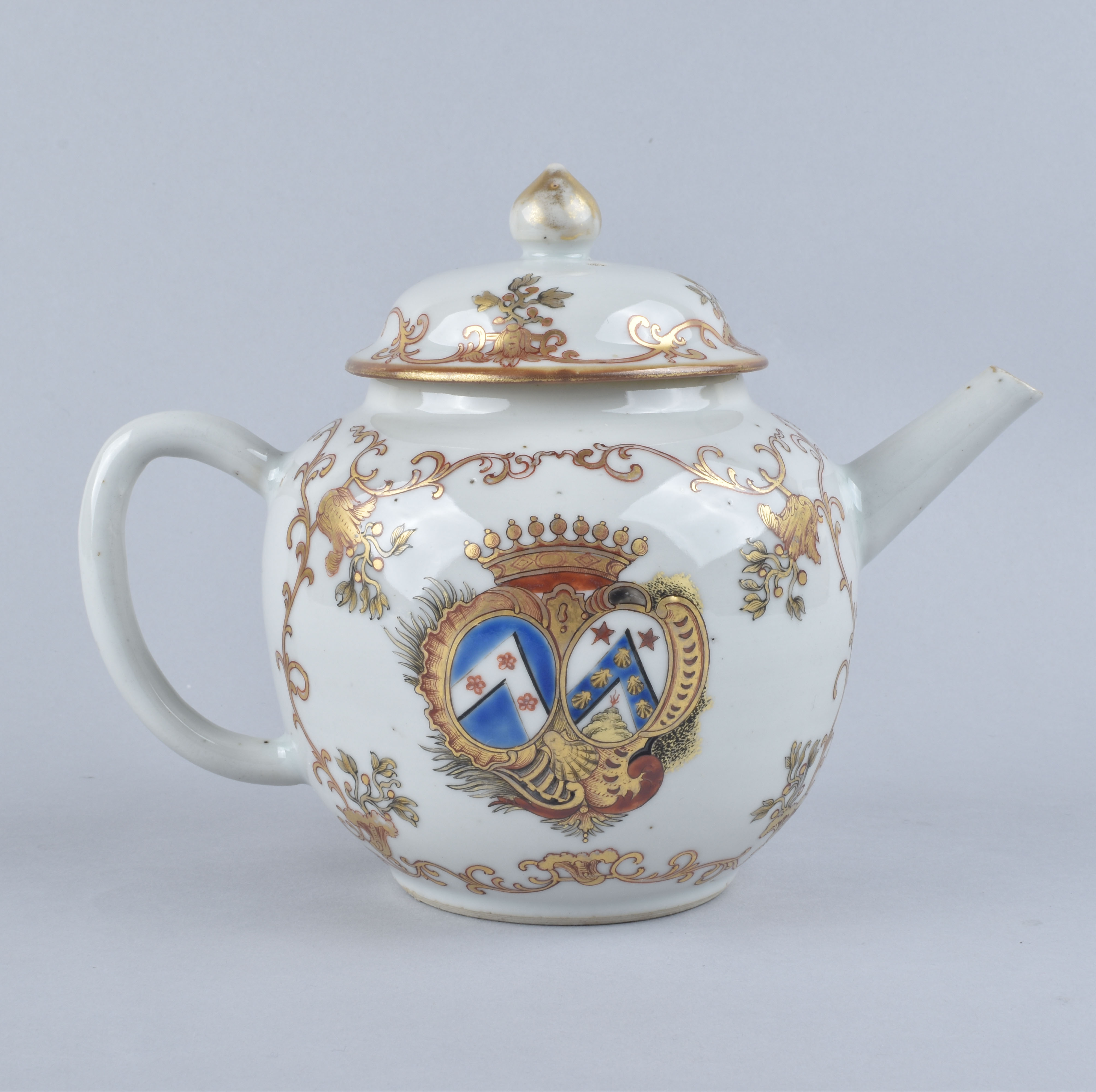 Porcelain Qianlong (1735-1795), ca. 1750, China Porcelain Qianlong (1735-1795), ca. 1750, China