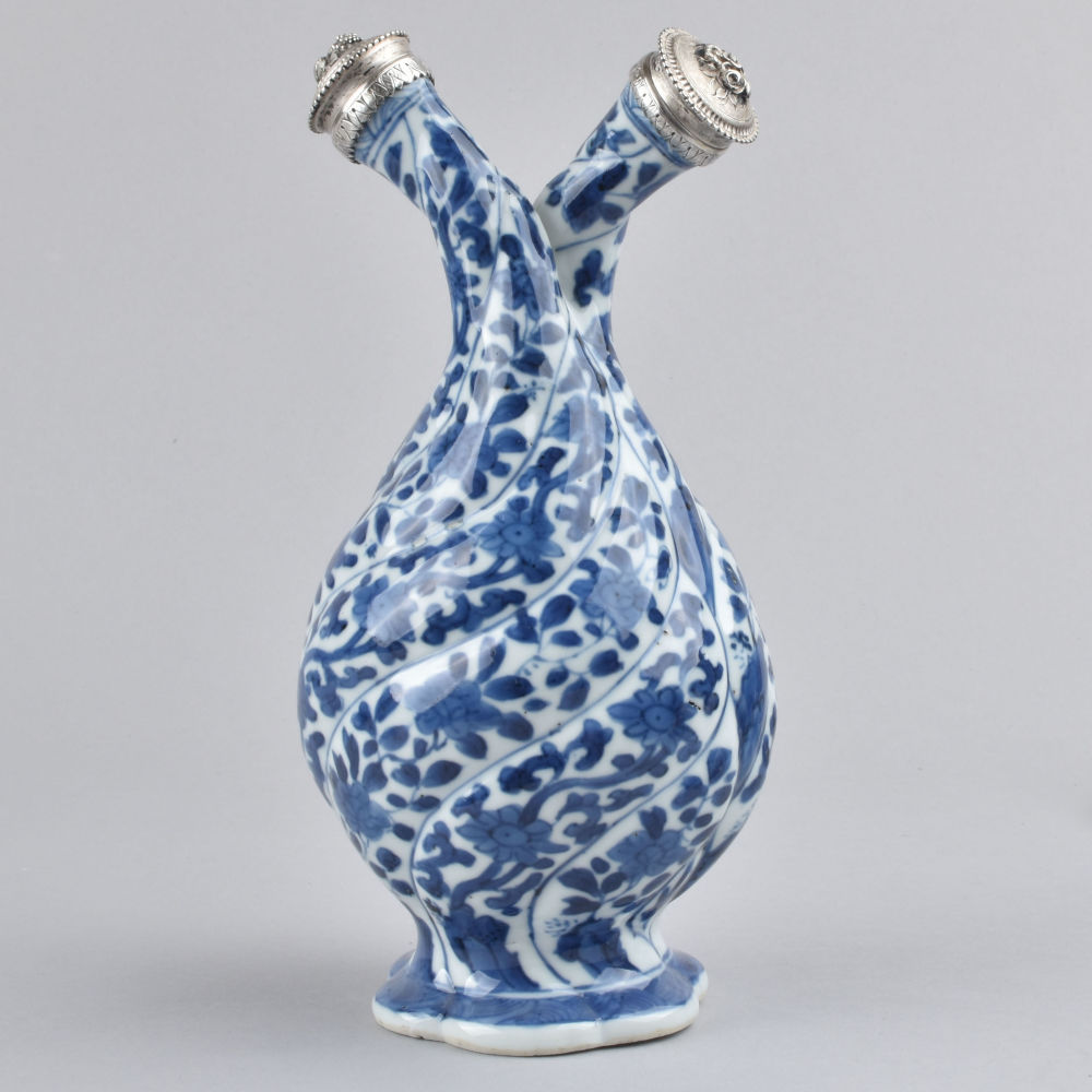 Porcelain Kangxi (1662-1722), China Porcelain Kangxi (1662-1722), China