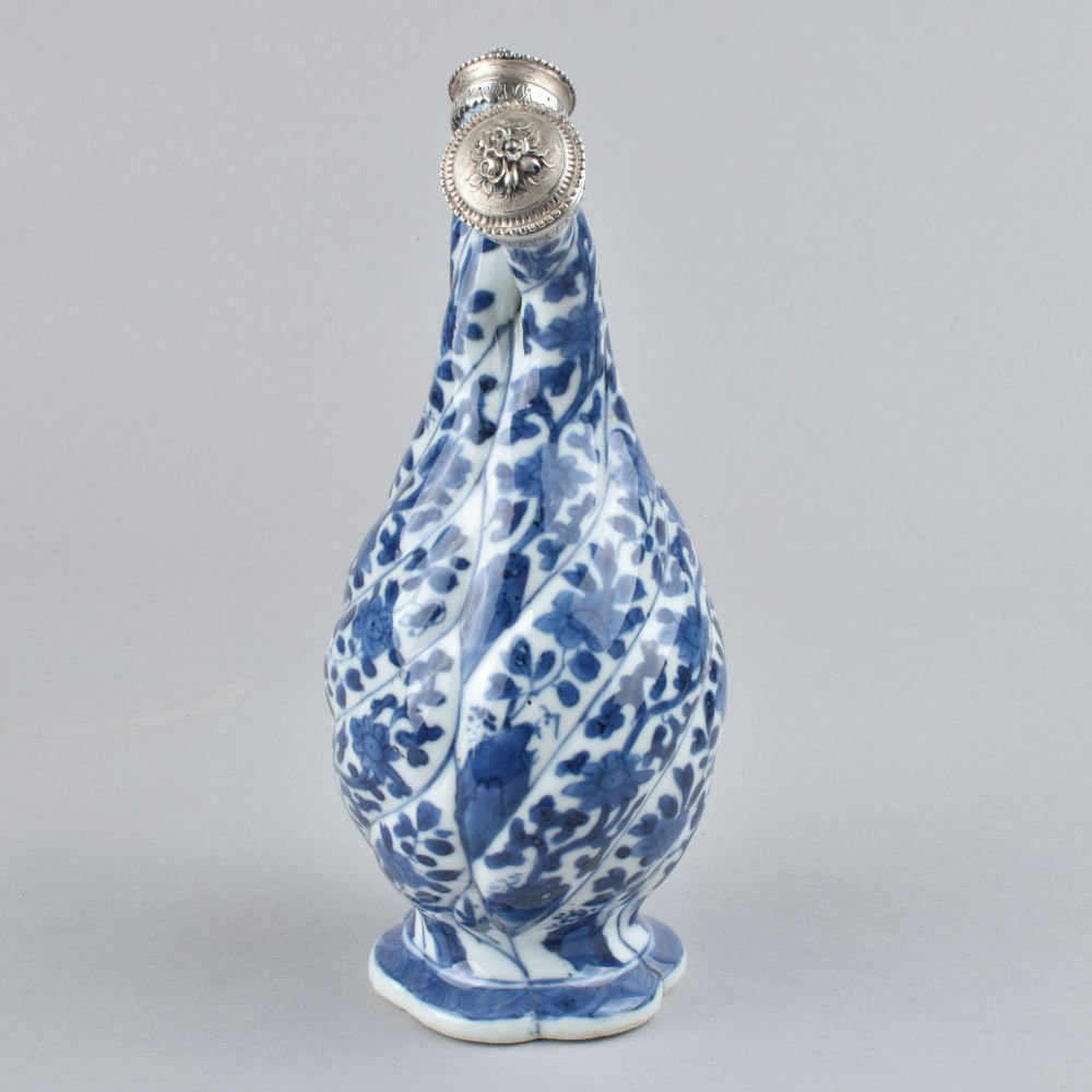 Porcelain Kangxi (1662-1722), China Porcelain Kangxi (1662-1722), China