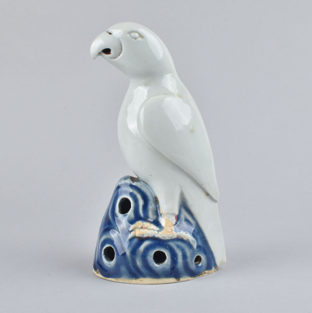 Porcelain (decorated with blue and brown glazes) Kangxi (1662-1722), China Porcelain (decorated with blue and brown glazes) Kangxi (1662-1722), China