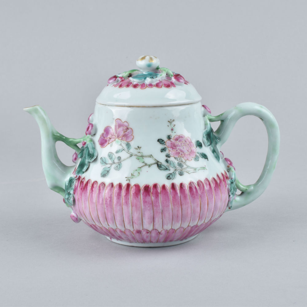 Famille rose Porcelain Yongzheng (1723-1735), ca. 1735, China Famille rose Porcelain Yongzheng (1723-1735), ca. 1735, China