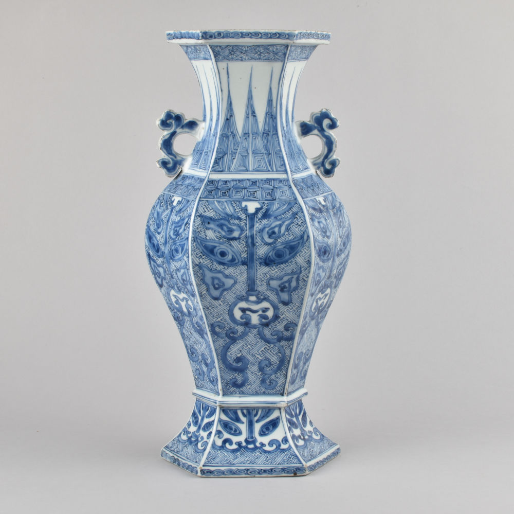 Porcelain Kangxi (1662-1722), China Porcelain Kangxi (1662-1722), China