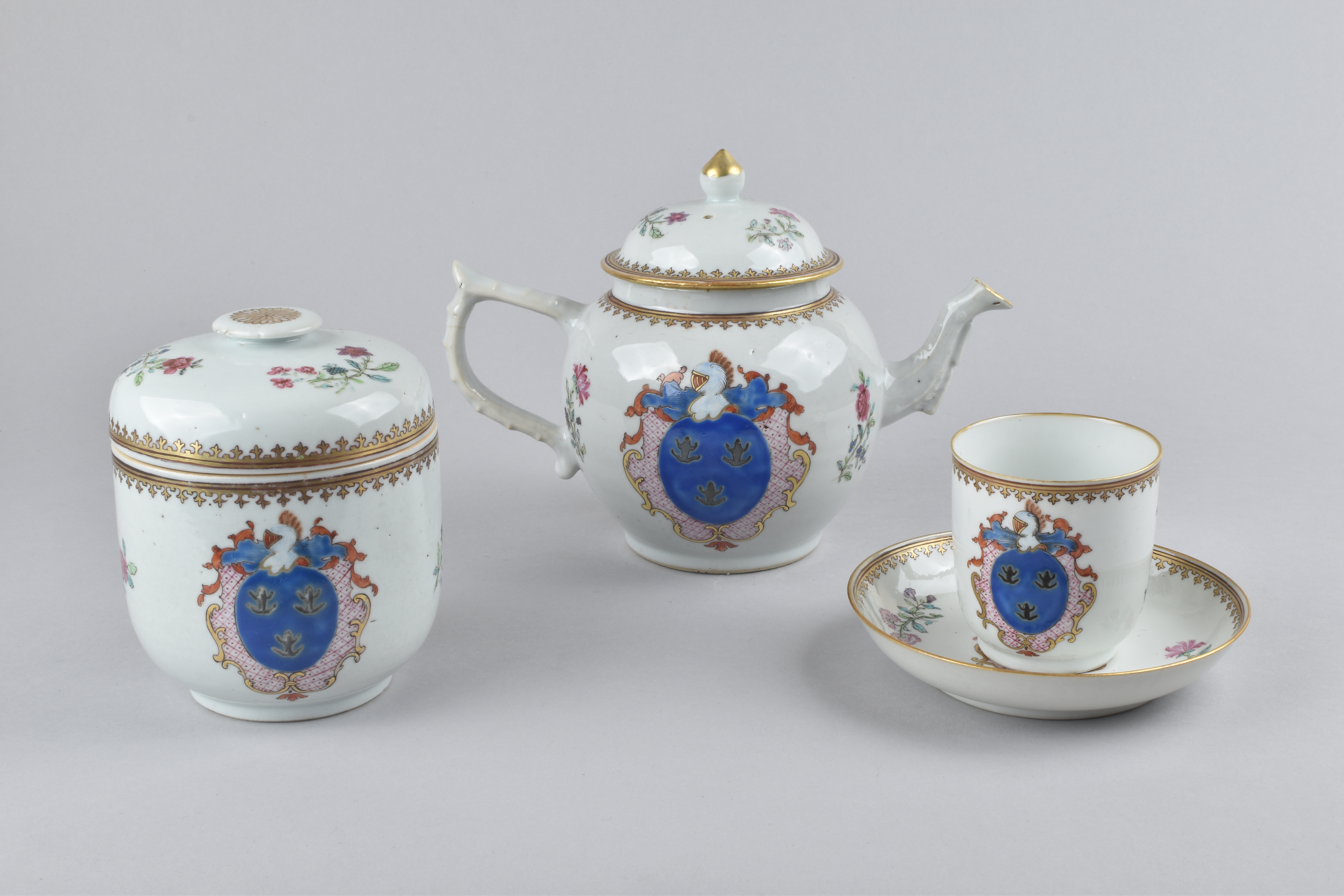 Porcelaine Qianlong (1735-1795), ca. 1755, China Porcelaine Qianlong (1735-1795), ca. 1755, China