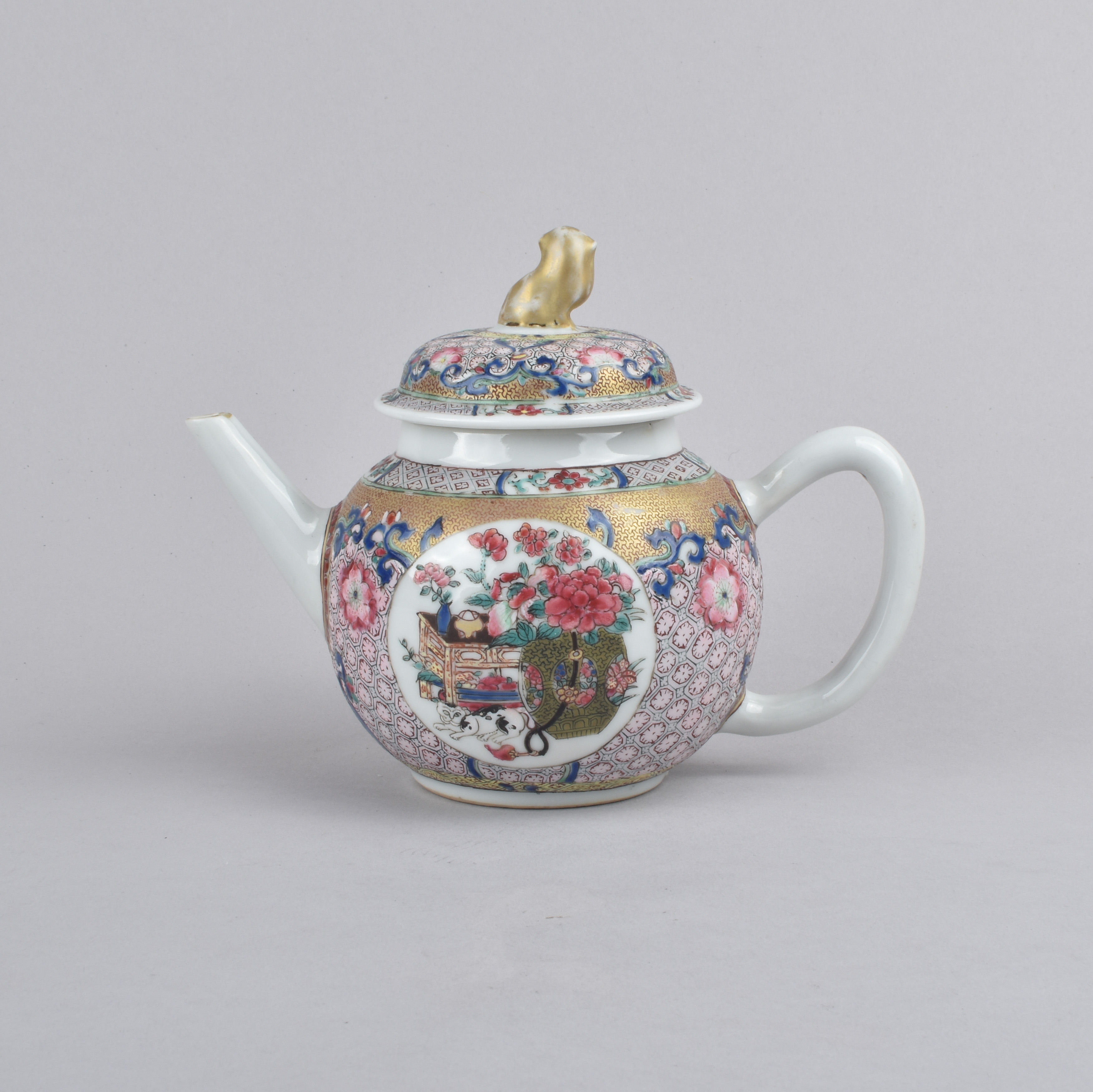 Famille rose Porcelain Yongzheng (1723-1735), China Famille rose Porcelain Yongzheng (1723-1735), China