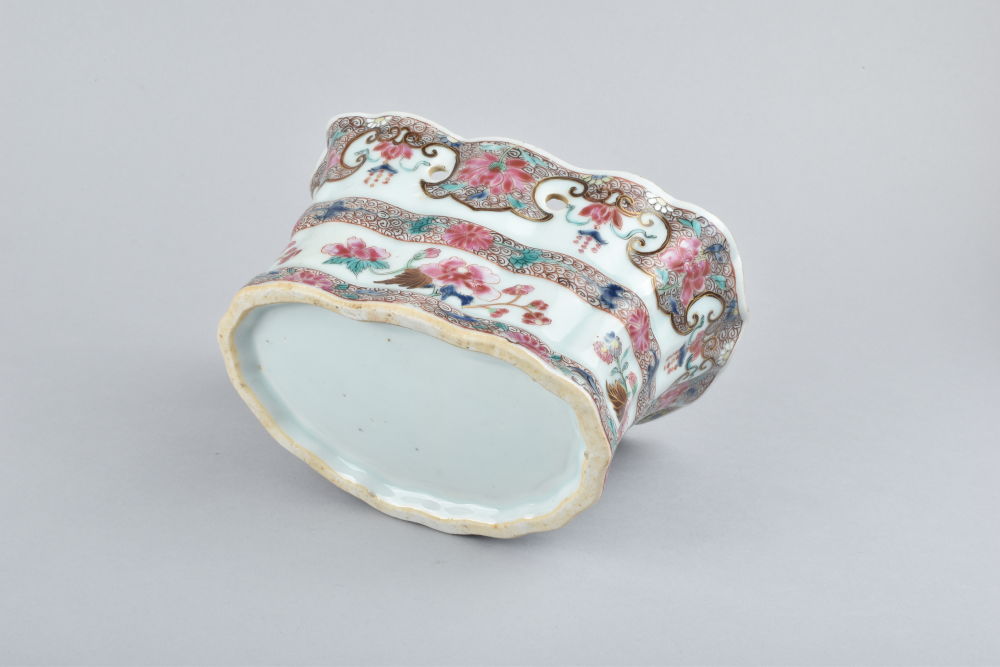 Famille rose Porcelain Yongzheng (1723-1735) / Qianlong (1736-1795), ca. 1730/40, China Famille rose Porcelain Yongzheng (1723-1735) / Qianlong (1736-1795), ca. 1730/40, China