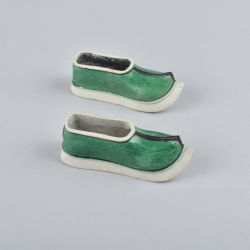 Famille verte Porcelain (biscuit) Kangxi (1662-1722), China Famille verte Porcelain (biscuit) Kangxi (1662-1722), China