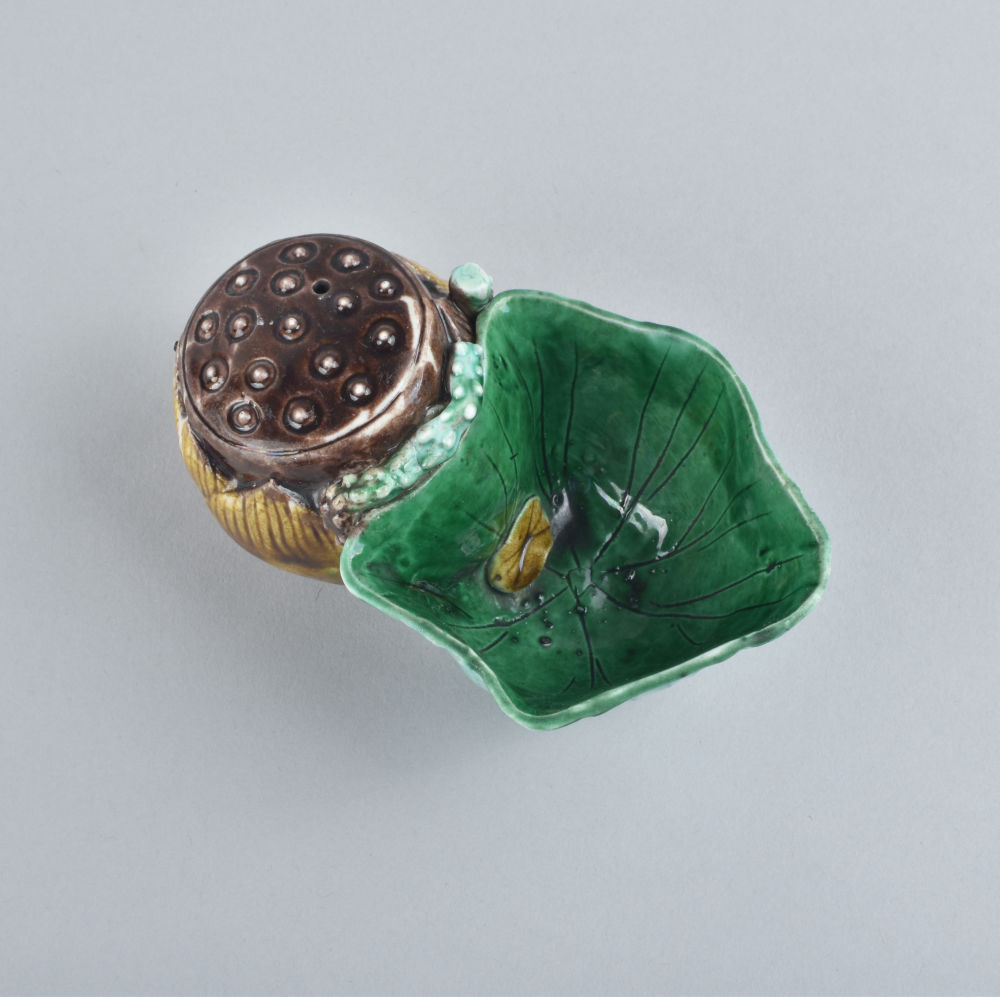 Famille verte Porcelain (biscuit) Kangxi (1662-1722), China Famille verte Porcelain (biscuit) Kangxi (1662-1722), China