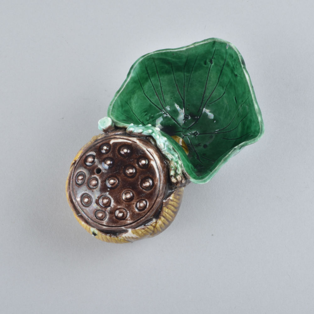 Famille verte Porcelain (biscuit) Kangxi (1662-1722), China Famille verte Porcelain (biscuit) Kangxi (1662-1722), China