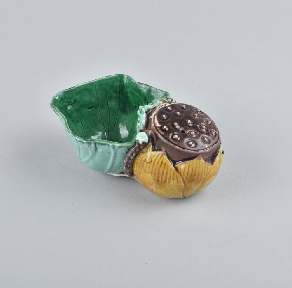 Famille verte Porcelain (biscuit) Kangxi (1662-1722), China Famille verte Porcelain (biscuit) Kangxi (1662-1722), China
