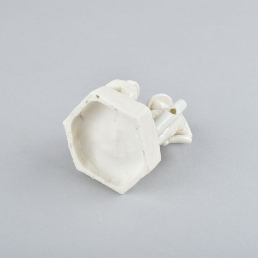 Porcelain Kangxi (1662-1722), ca. 1690, China (Dehua) Porcelain Kangxi (1662-1722), ca. 1690, China (Dehua)