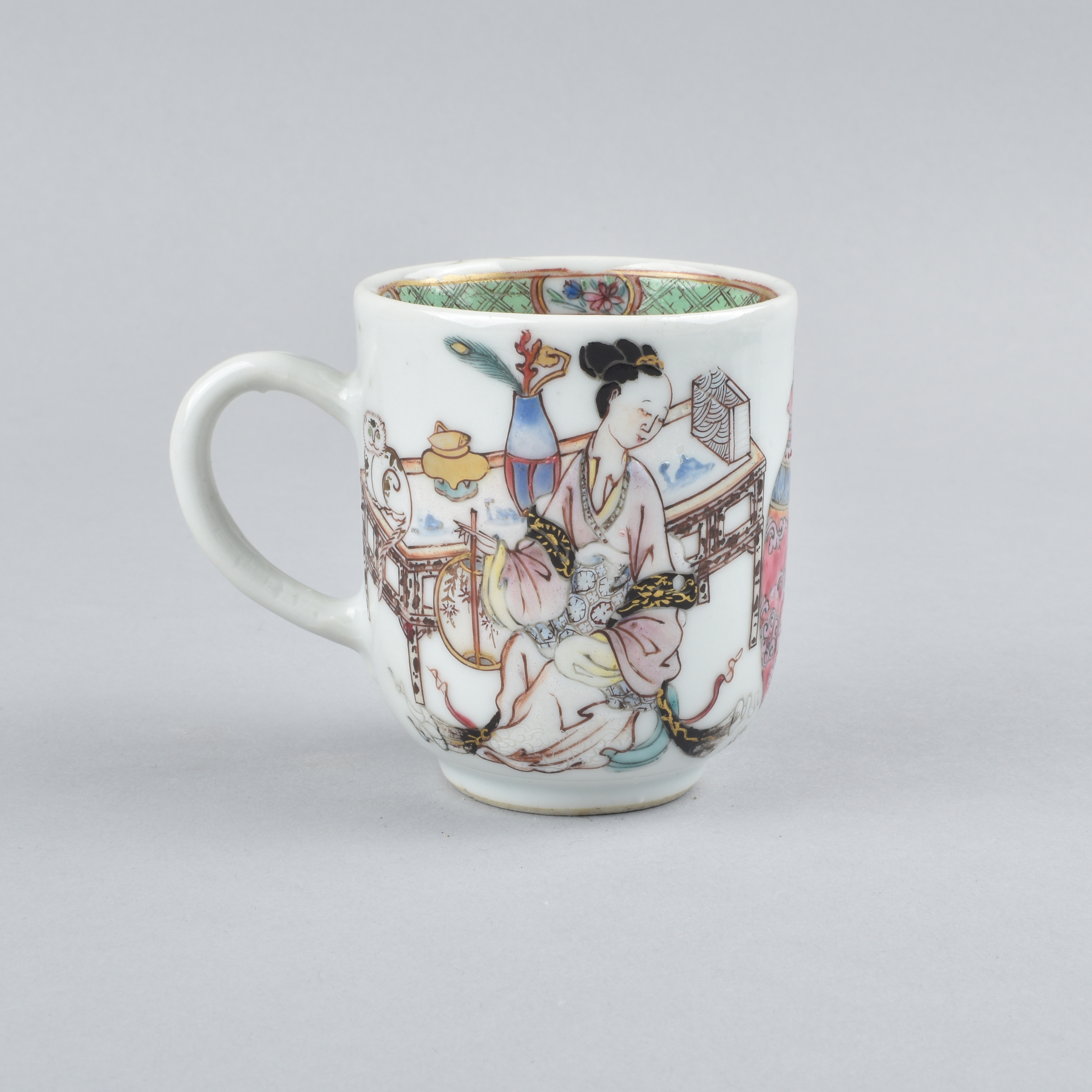 Famille rose Porcelain Yongzheng (1723-1735), China Famille rose Porcelain Yongzheng (1723-1735), China