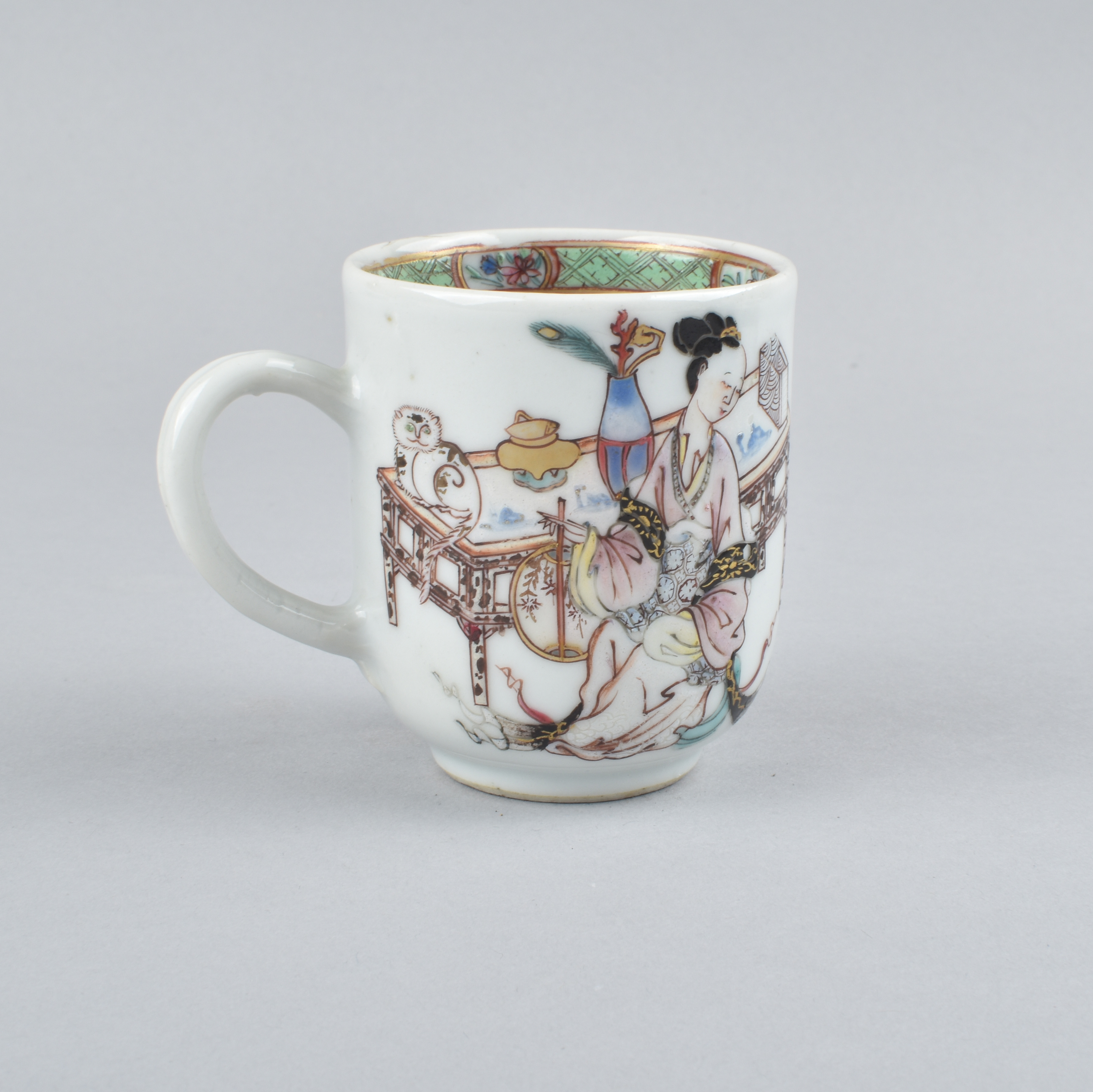 Famille rose Porcelain Yongzheng (1723-1735), China Famille rose Porcelain Yongzheng (1723-1735), China