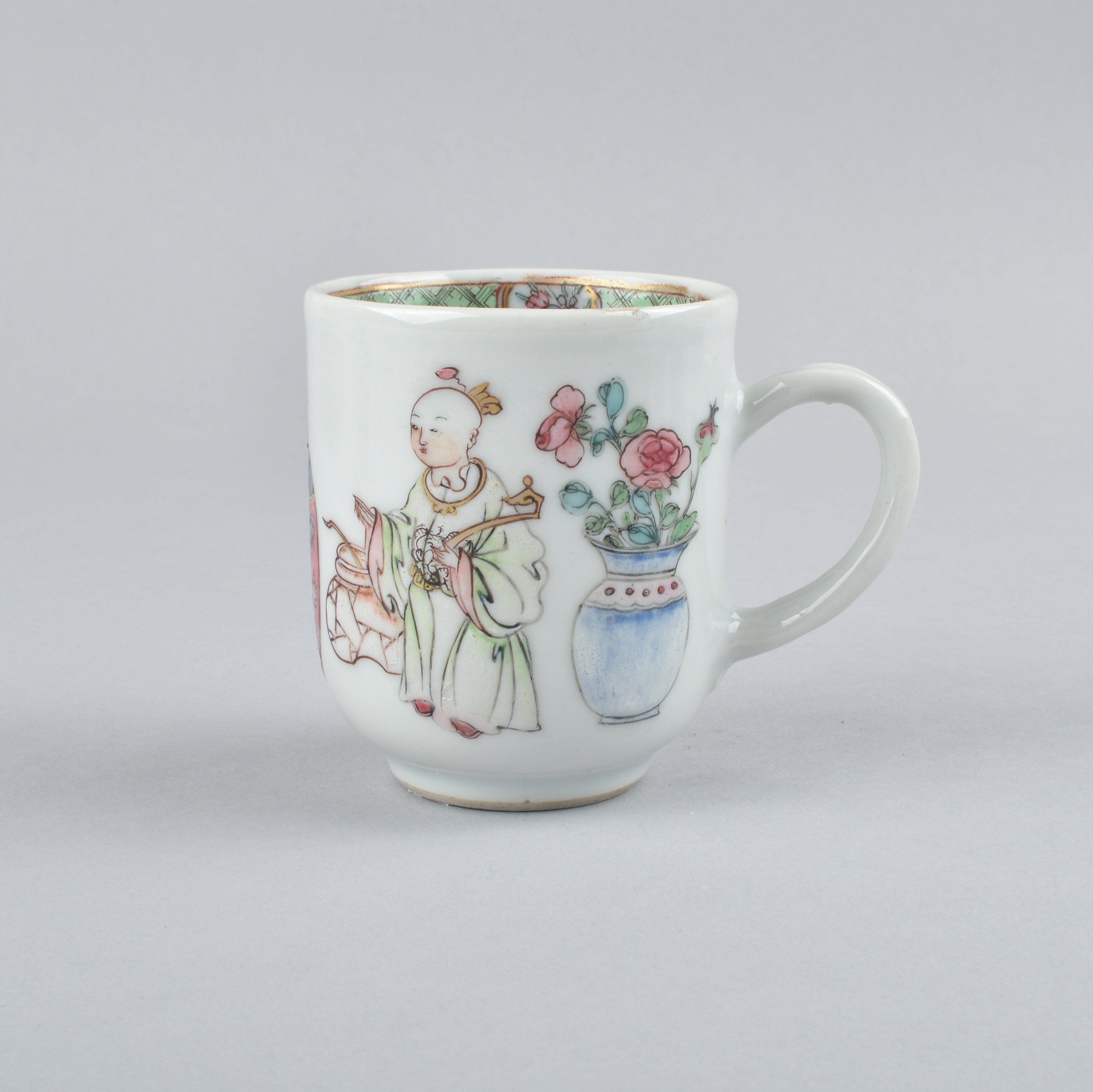 Famille rose Porcelain Yongzheng (1723-1735), China Famille rose Porcelain Yongzheng (1723-1735), China