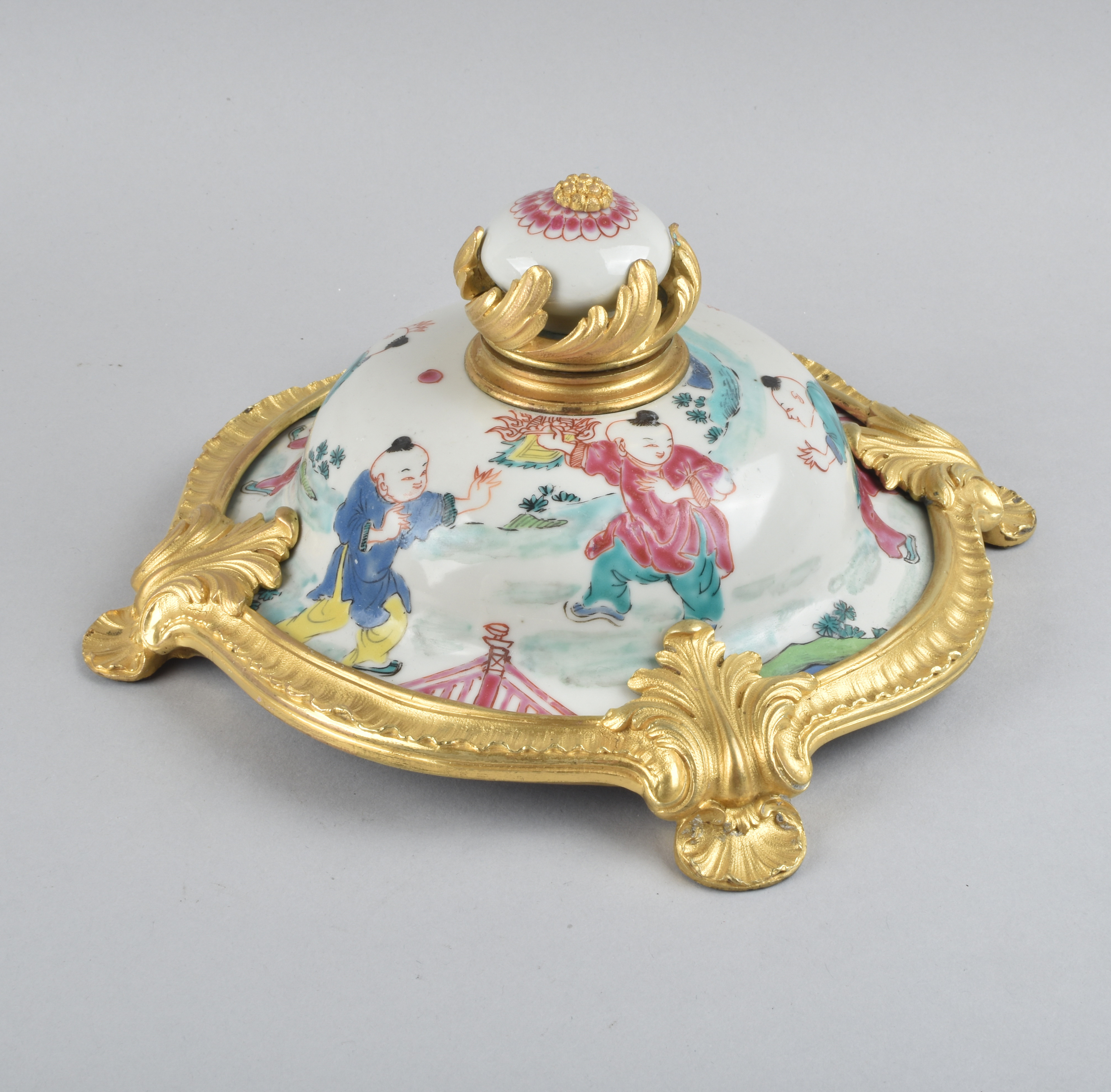 Famille rose Porcelain Yongzheng period (1723-1735) for the porcelain, 19th century for the bronze gilt, China and France