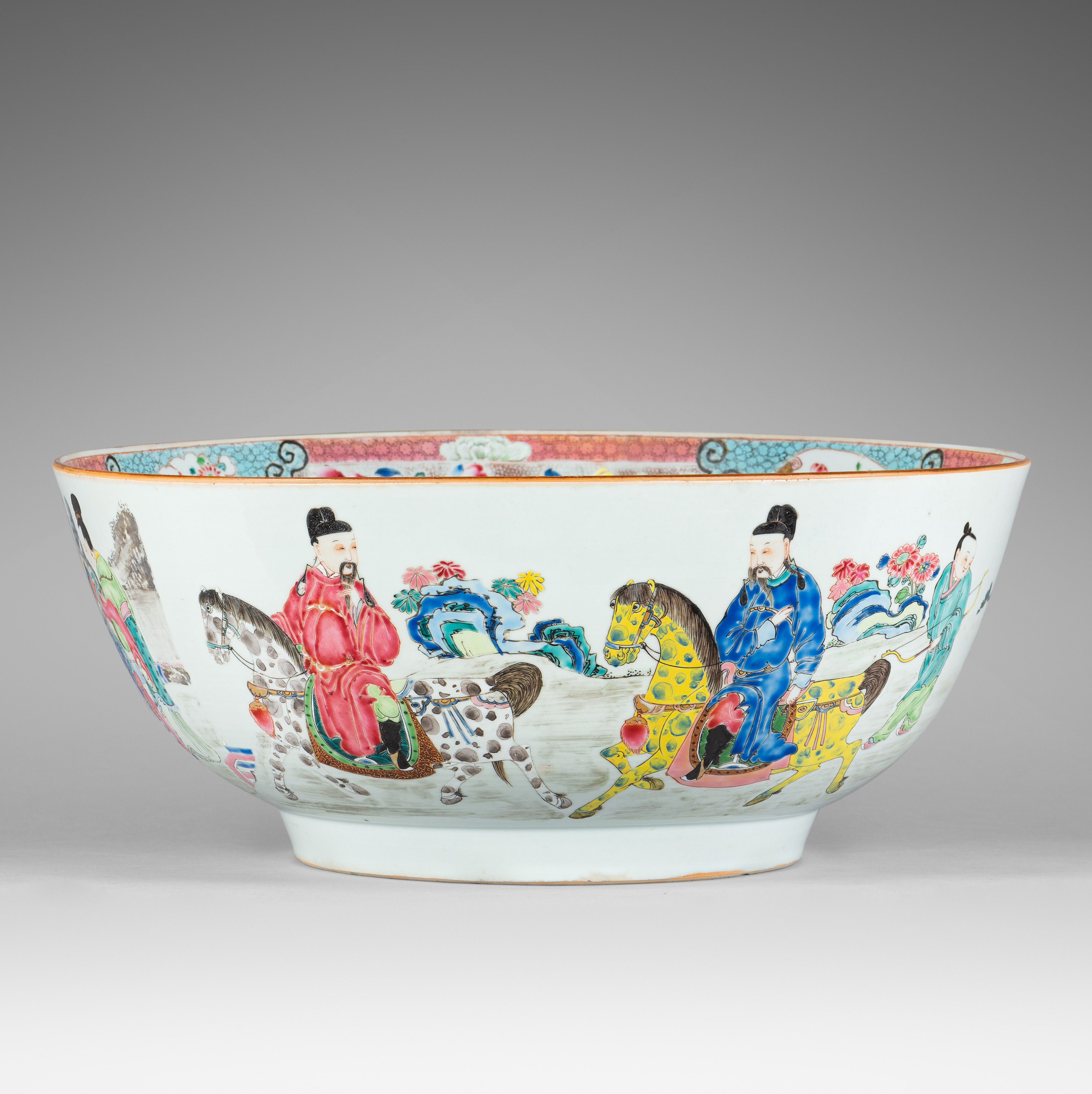 Famille rose Porcelain Yongzheng period (1723-1735), circa 1730/1735, China