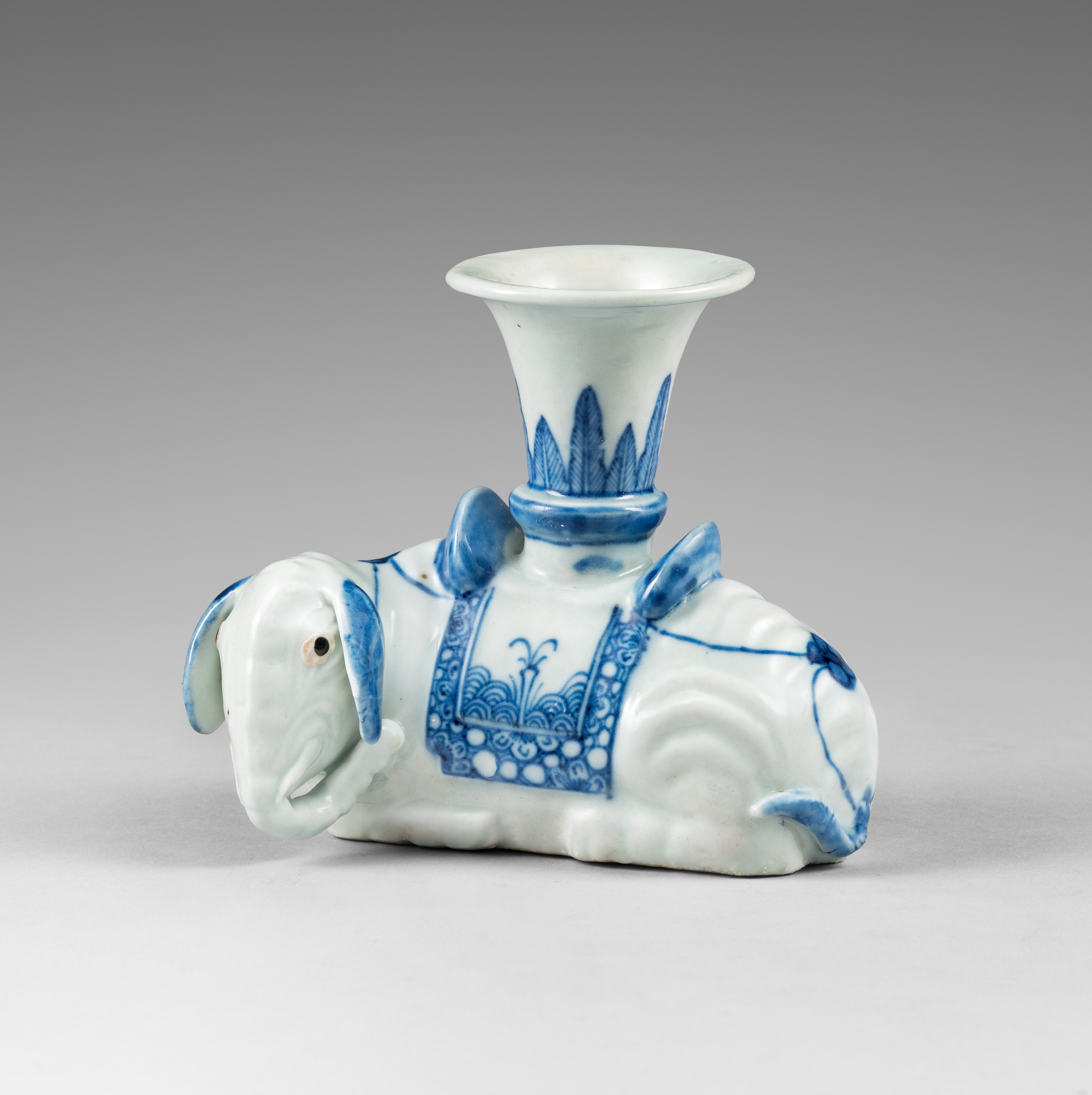 Porcelain Jiaqing period (1796-1820), China Porcelain Jiaqing period (1796-1820), China
